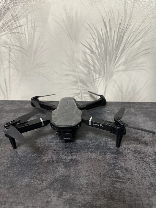 Квадракоптер E88 pro (дрон)