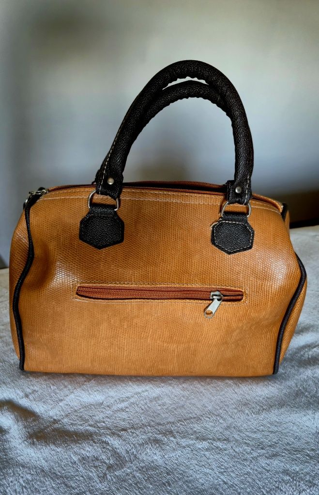 Mala médio porte camel