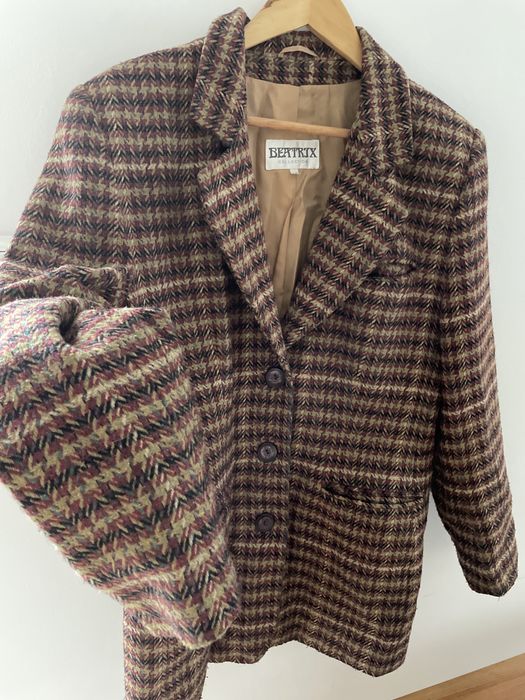 Stylowa marynarka żakiet w kratę dłuższa wełniana 100 % wool 42