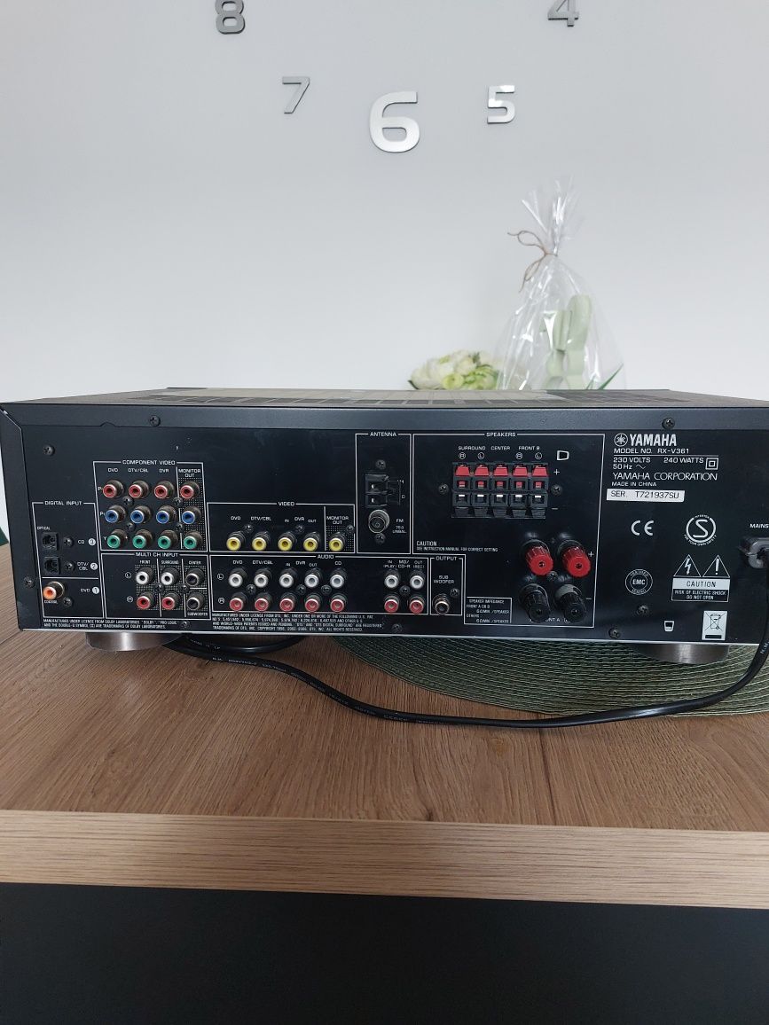 Yamaha RX-V361 amplituner