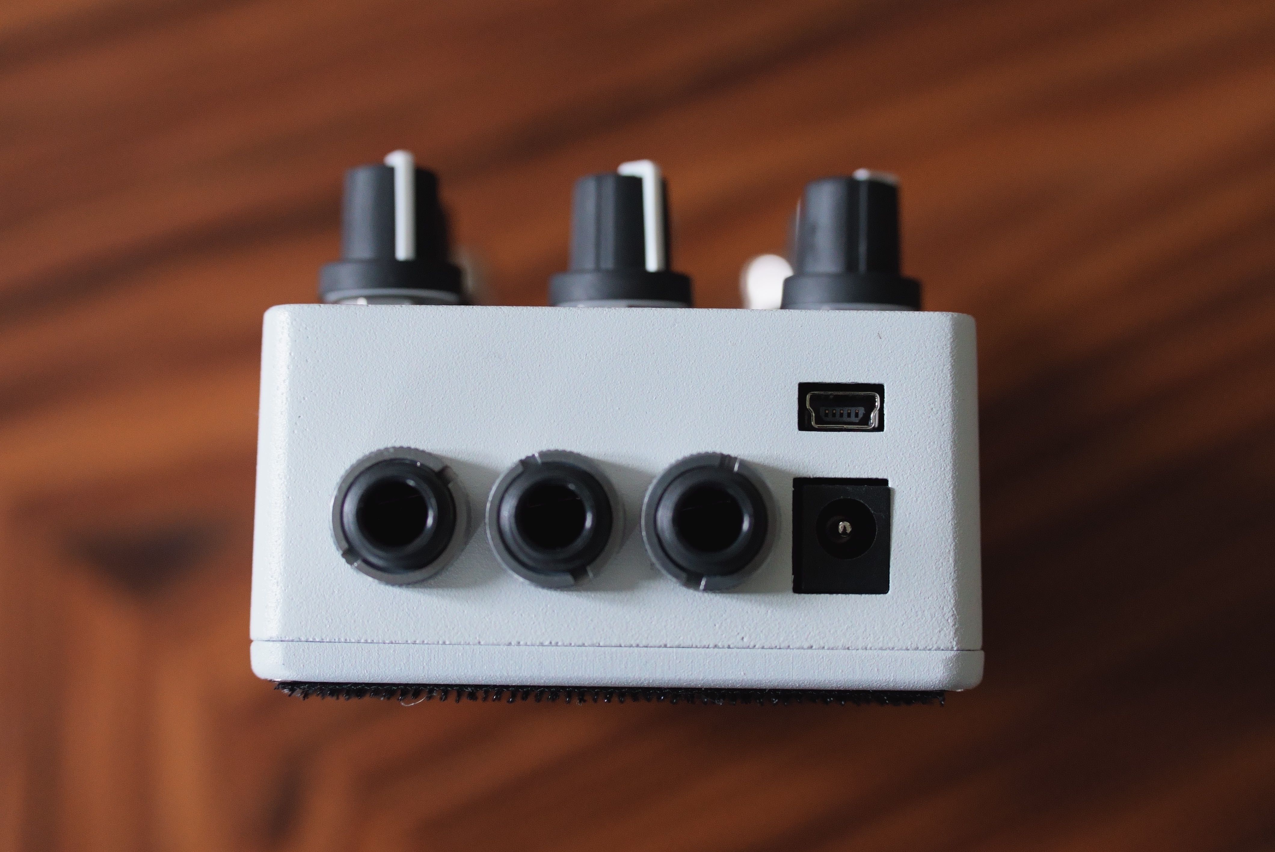 Red Panda Particle v2 – granular delay / pitch FX – mint condition