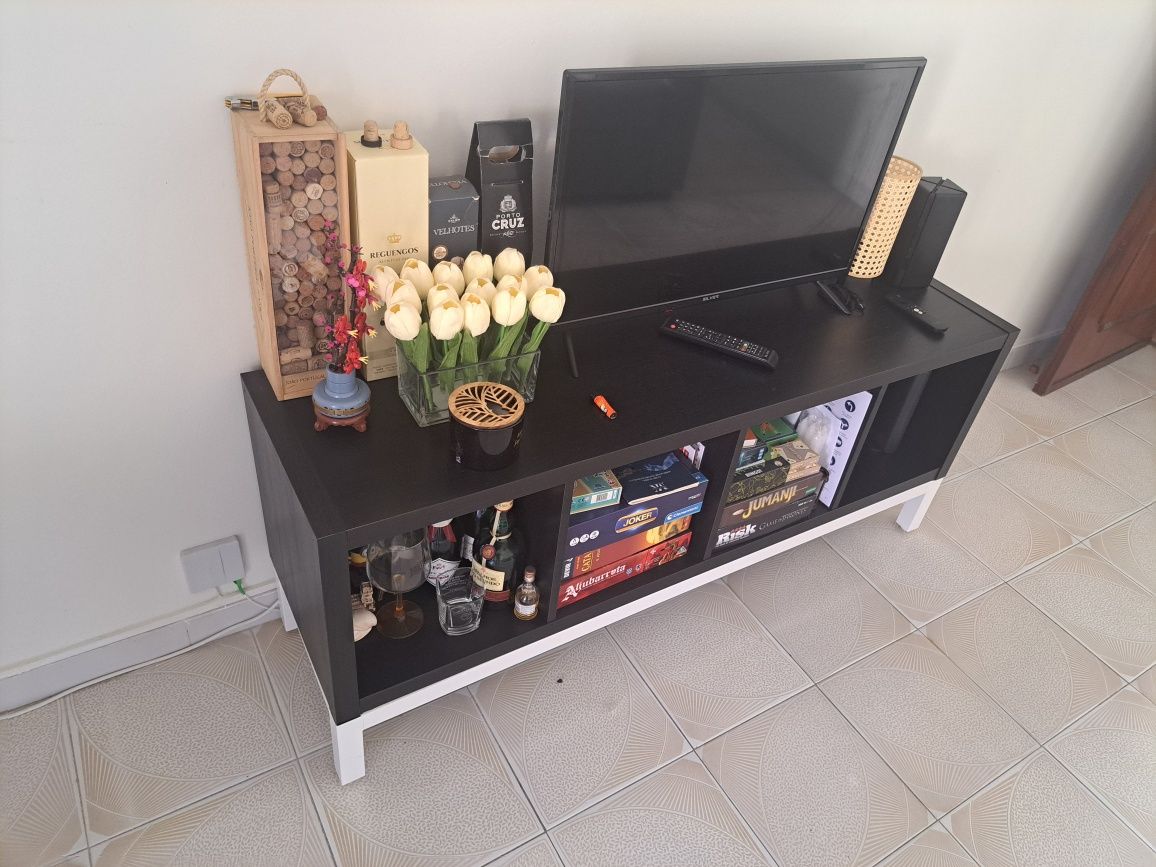 Estante móvel para TV