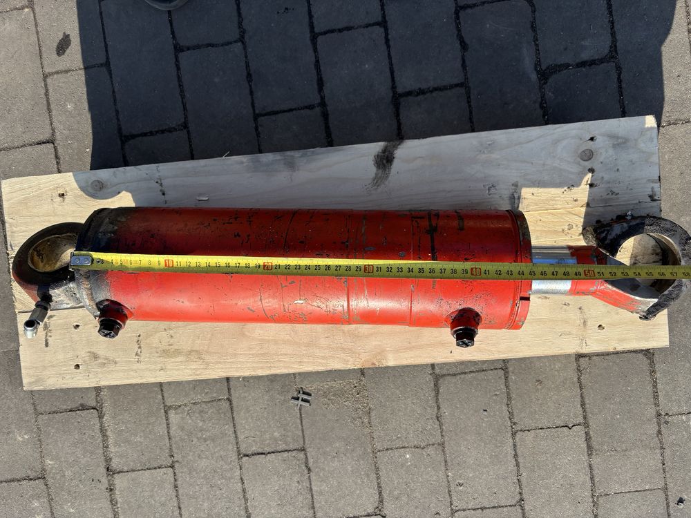 Siłownik poziomowania Manitou MT 732