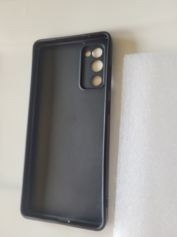 Nowe etui do samsung s20 fe