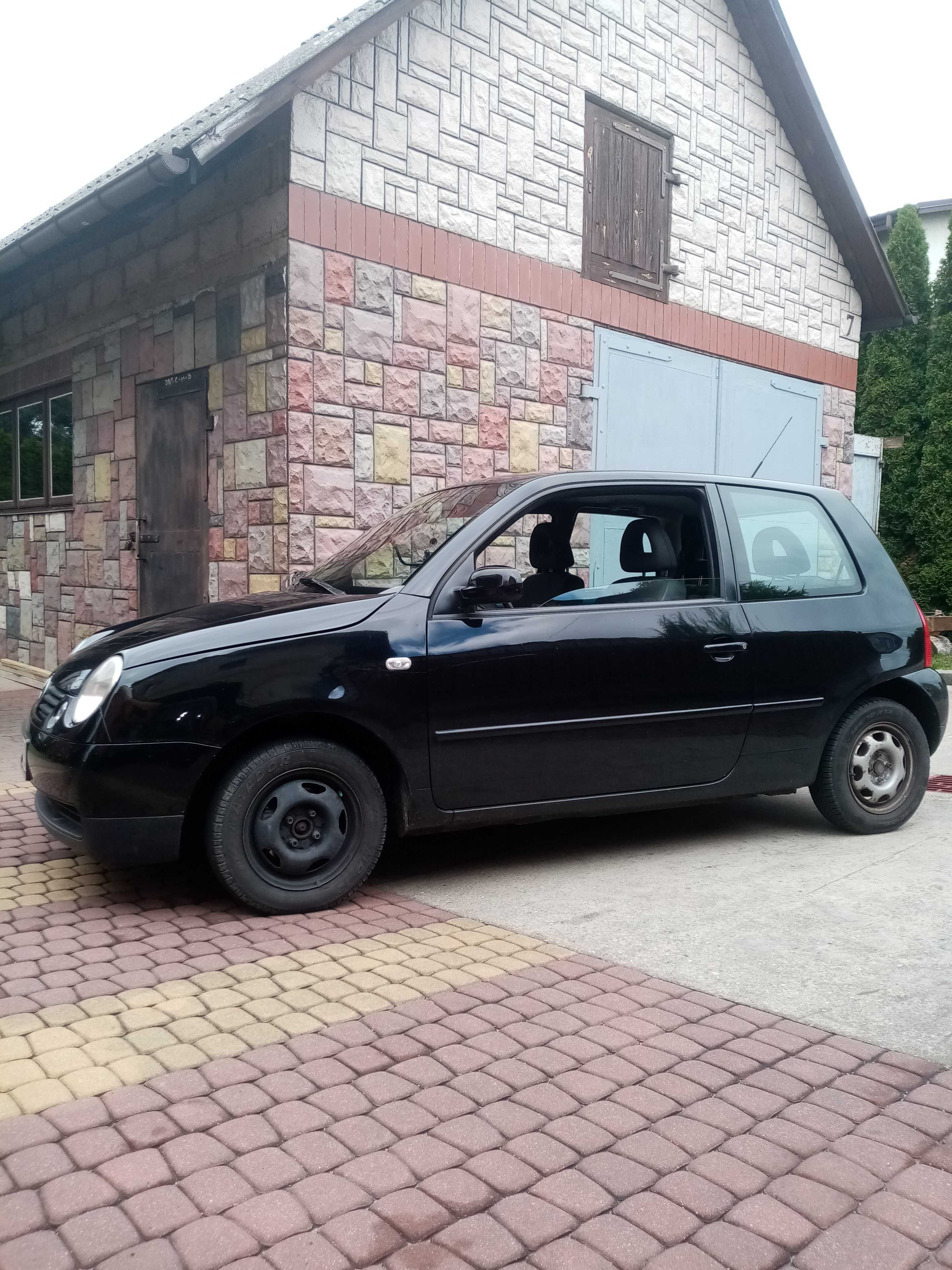 VW Lupo 1.7 SDI 44 kW – 2001, czarny