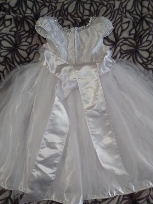 Святкова пишна сукня
