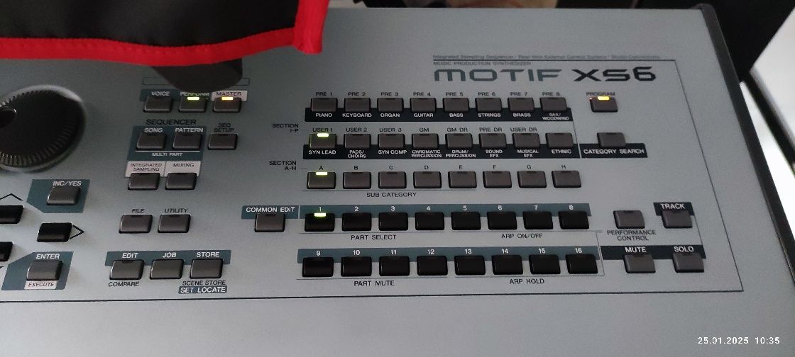 Syntezator Yamaha motif XS 6