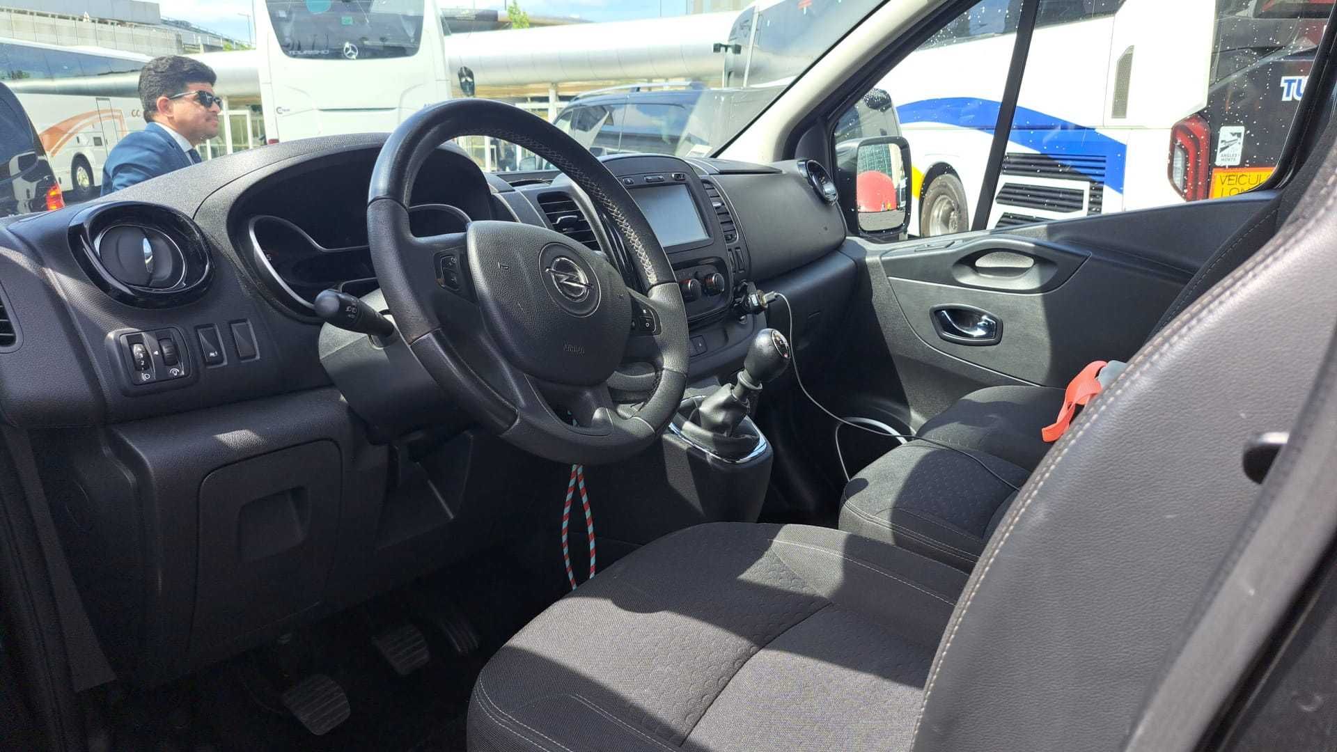 Opel Vivaro longa 9 lugares com iva dedutivel