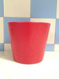 Retro doniczka osłonka ceramiczna z tłoczonym wzorem w kolorze różowym