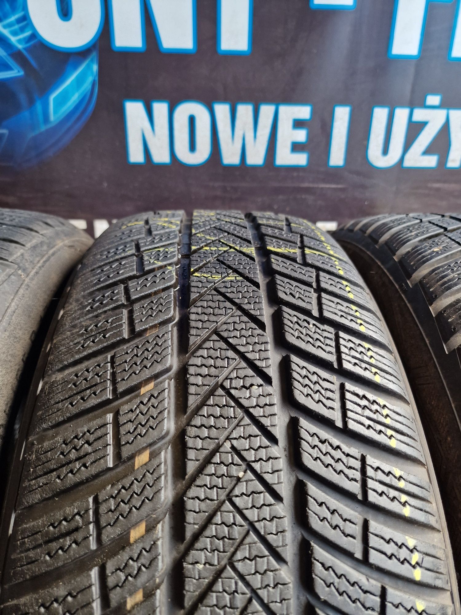 Opony zimowe 205/55/17 Vredestein Komplet 7.8mm