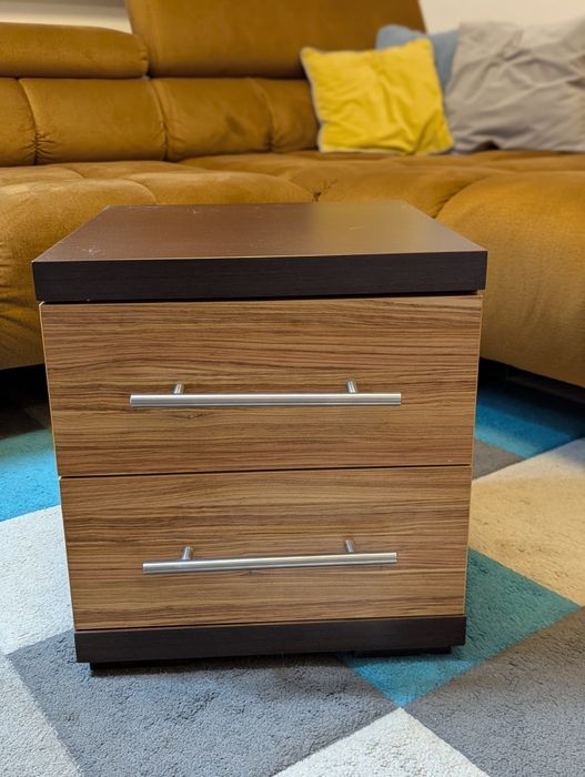 Łóżko 208 x 168 cm, solidne, szuflada na kółkach,  szafka nocna gratis