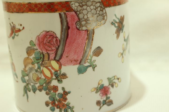 Caixa Porcelana Chinesa Período Qianlong XIX Família Rosa