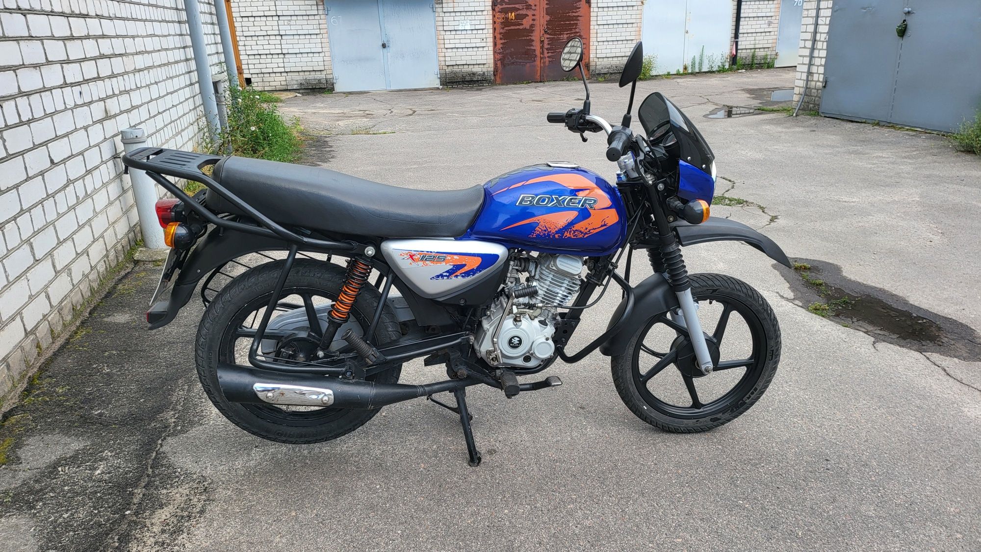 Bajaj boxer X cross