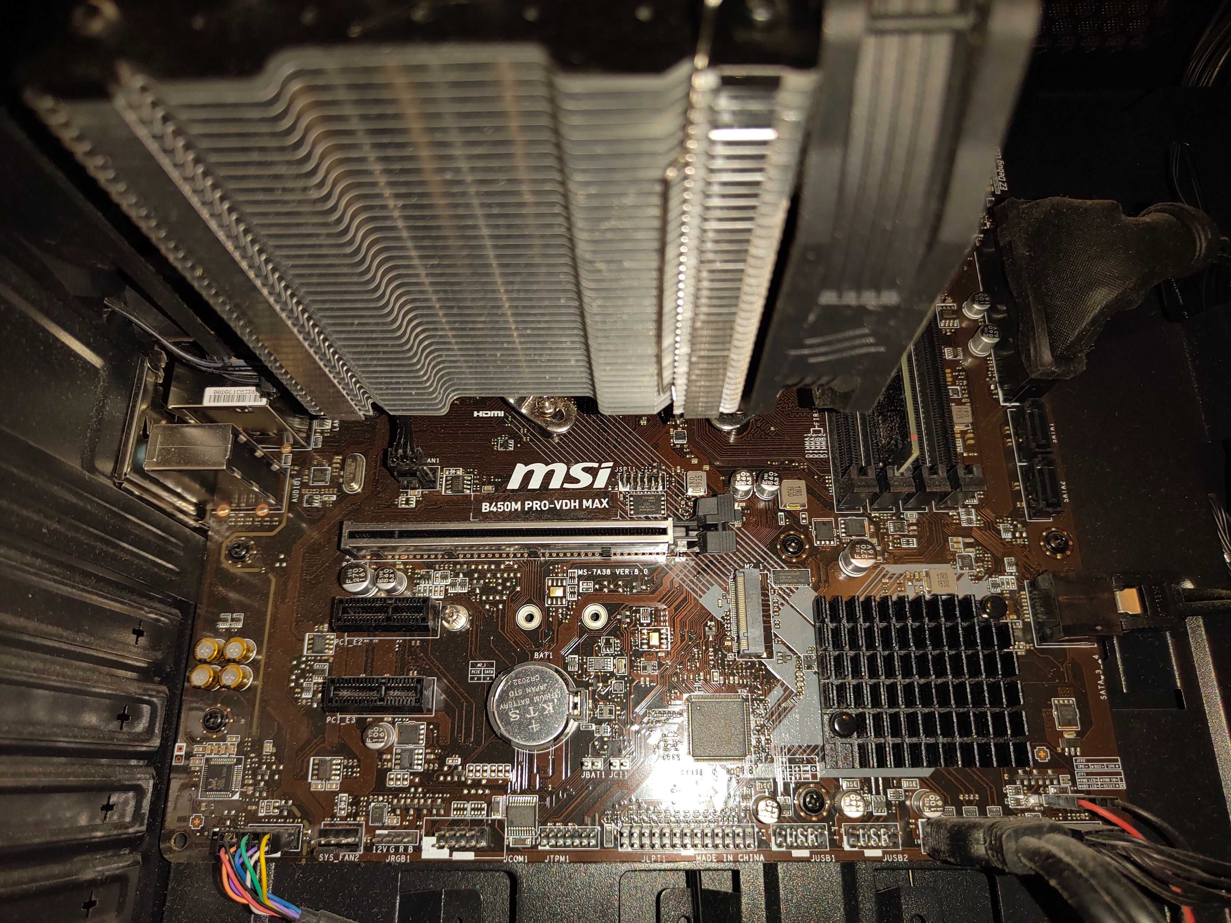 Komputer PC AMD 3200G / 16G DDR-4 / MSI B450M
