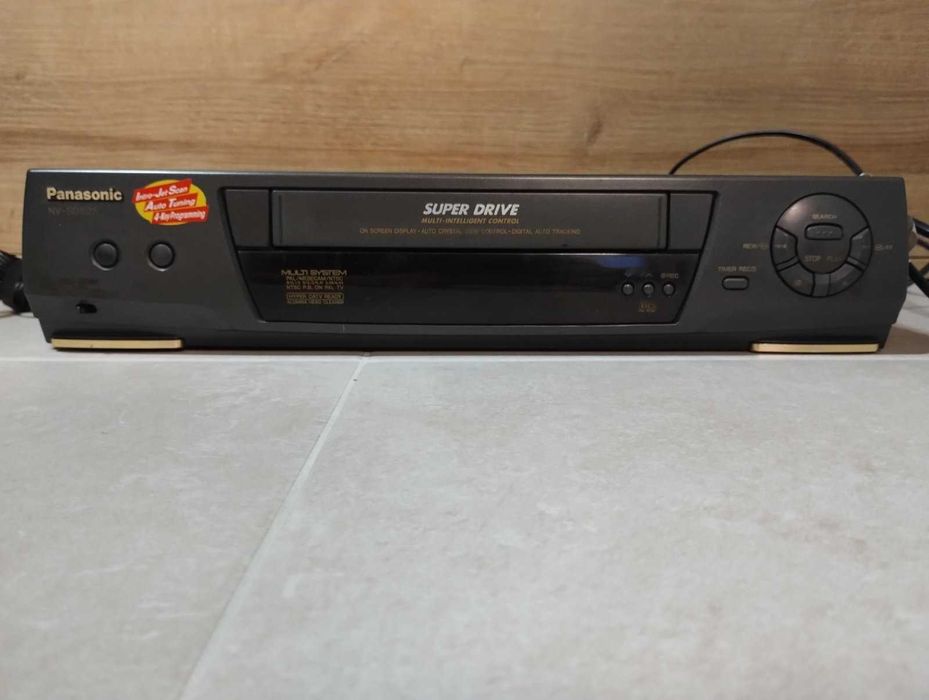 Відеомагнітофон Panasonic