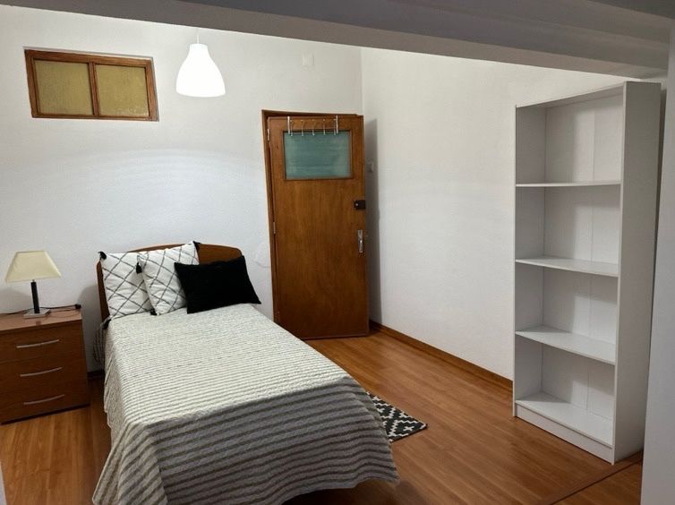 Quarto para estudantes proximo do hospital