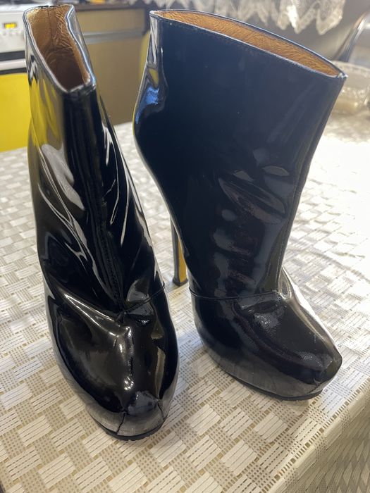 Женские ботинки