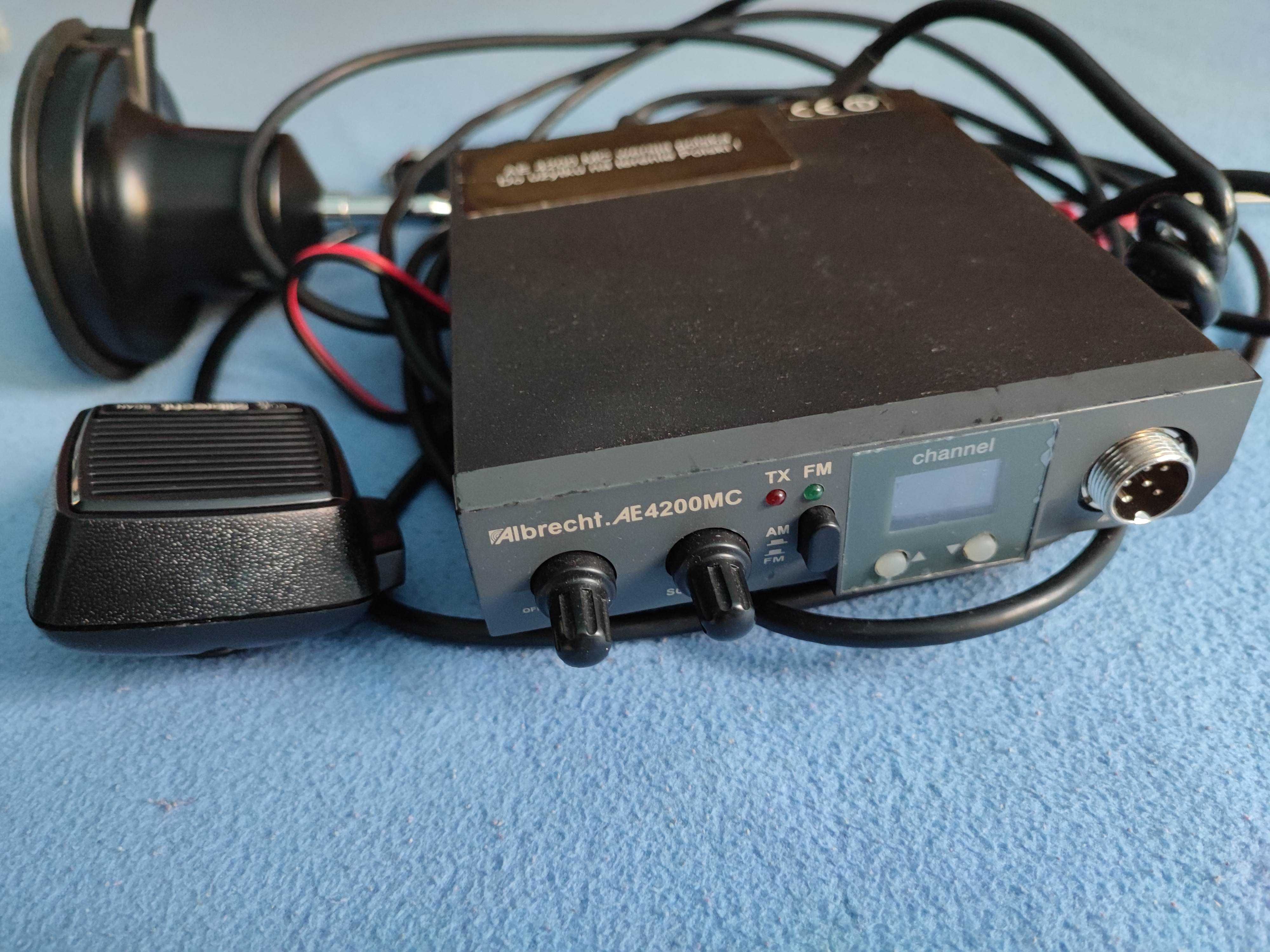 CB radio Albrecht AE 4200MC + antena Wilson.