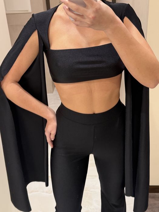 Костюм топ и лосины из бифлекса.