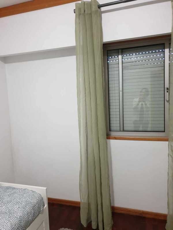 2 cortinas 1,40 cm x 2,60 cm