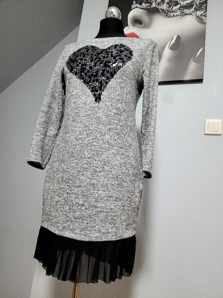 Sweterkowa sukienka tunika