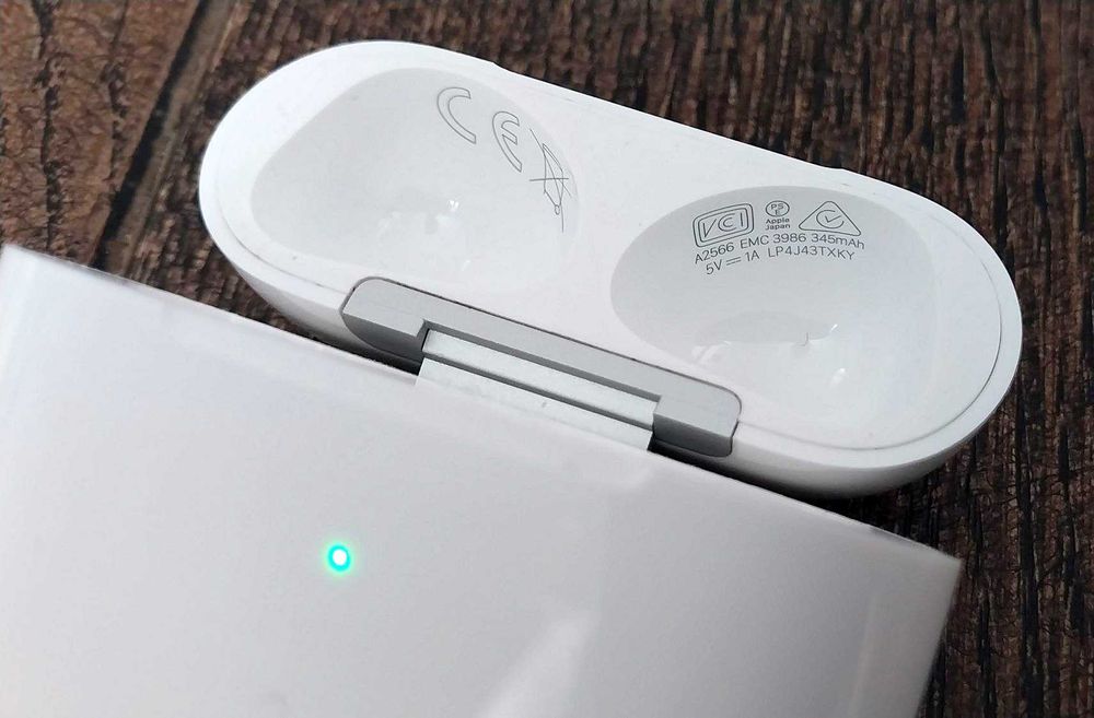 ‼️ Apple AirPods кейс A2566 (EMC 3986) + силикон чехол‼️