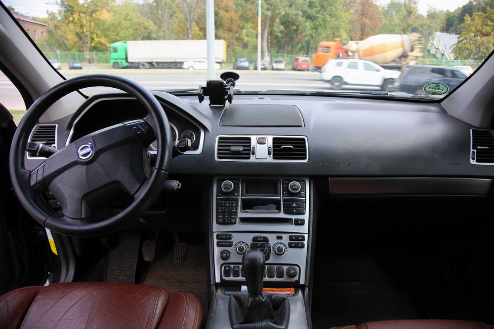 Продам Volvo XC90