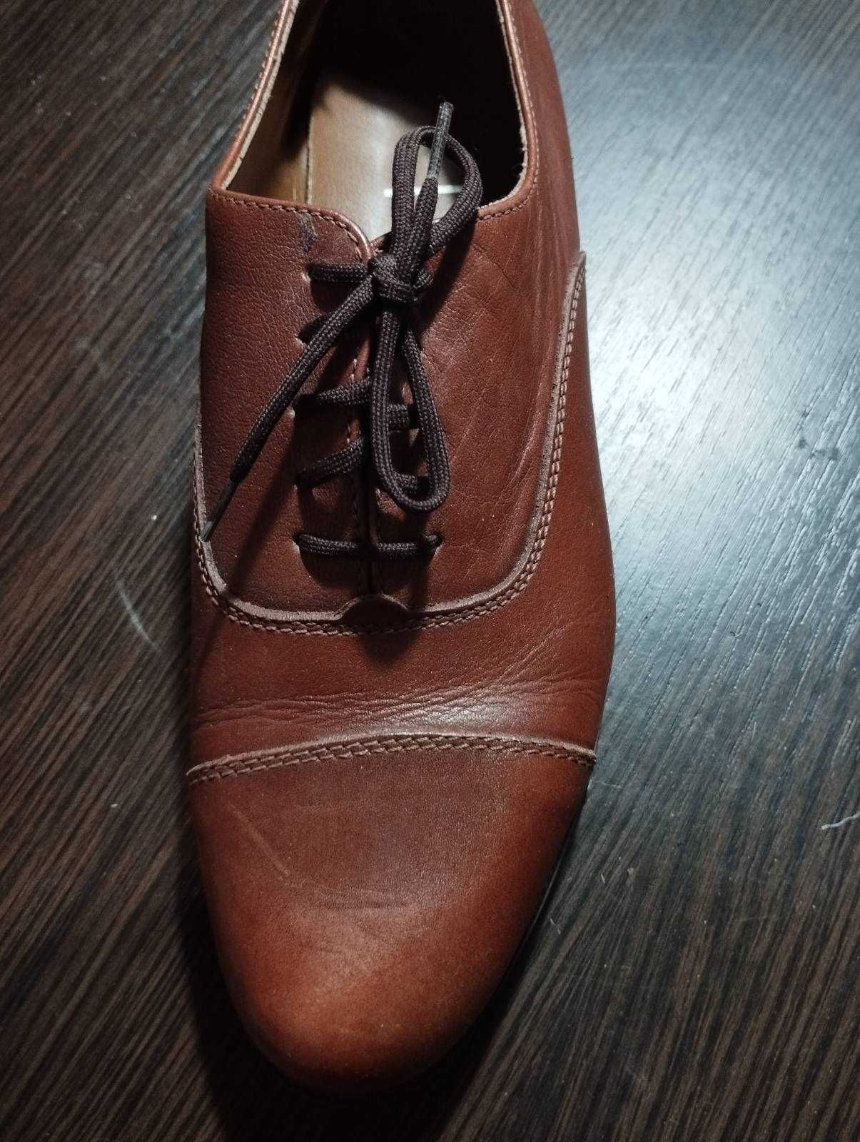 Шкіряні чоловічі коричневі  туфлі 40 розміру