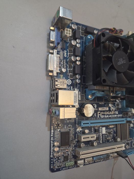 Gigabate GA- A55M DS2 + AMD A4 3400 series + 3GB + chlodzenie