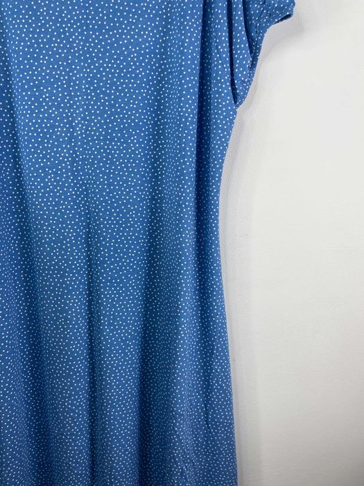 Niebieska wiskozowa sukienka w białe groszki Body Flirt rozmiar 52/54