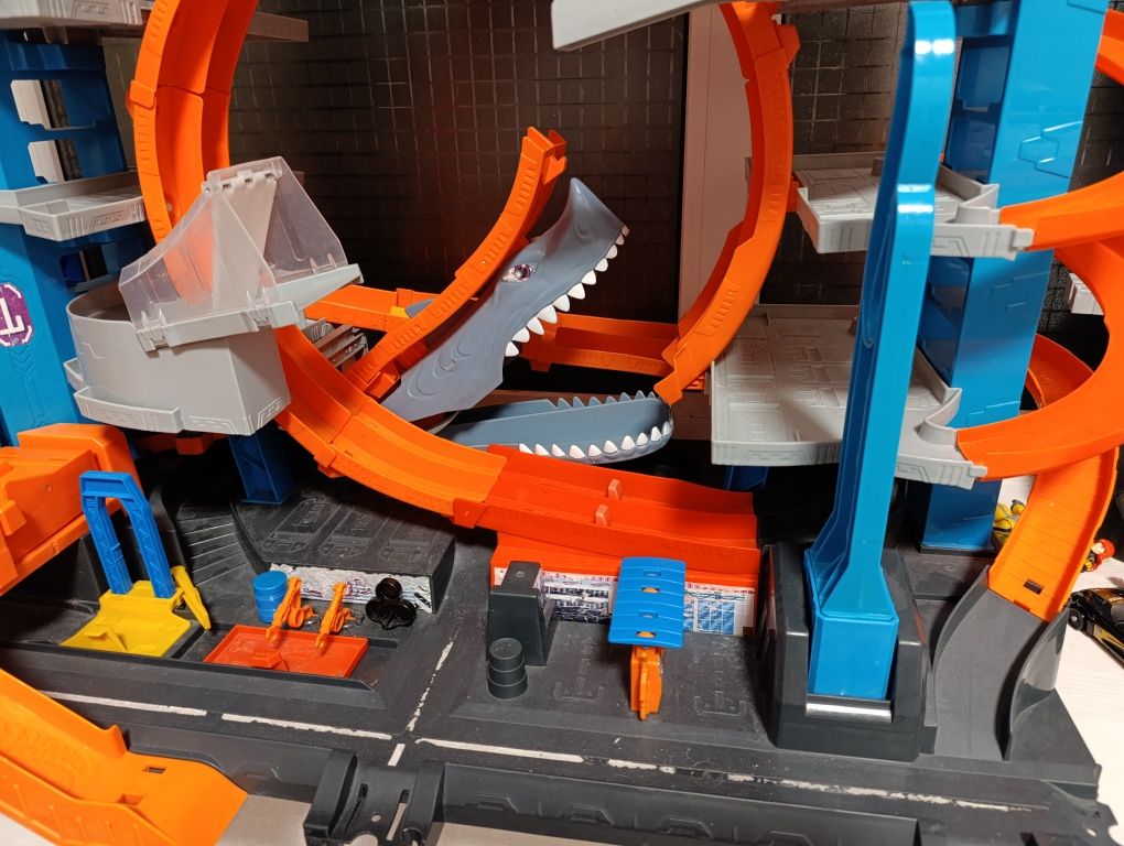 Hot wheels shark мегагараж