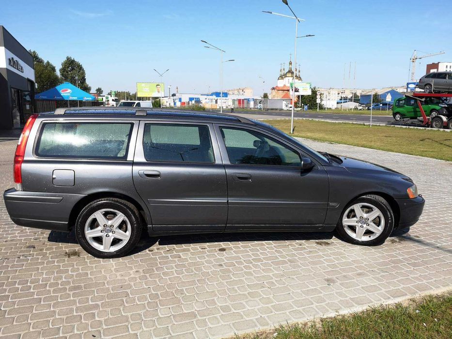 Samochód ma oryginalny lakier, nie wymaga dużych nakładów finansowych