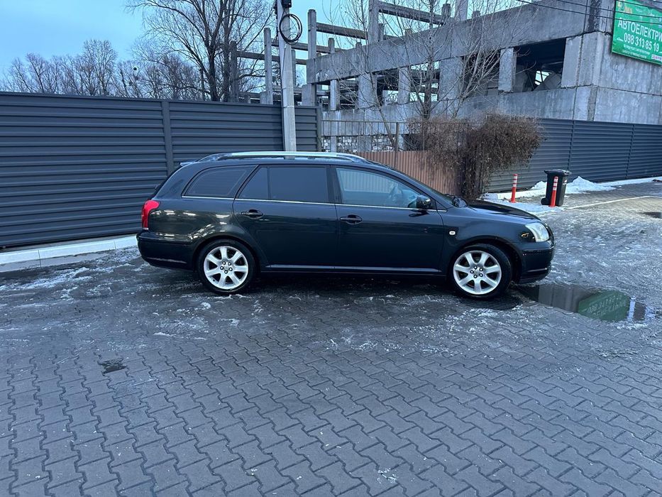 Тойота Авенсіс універсал 4800$