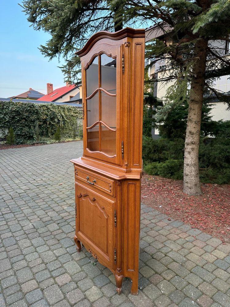 Naroznik w stylu ludwikowskim witrynka narożna Ludeik XV