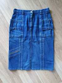 Ołówkowa spódnica jeansowa