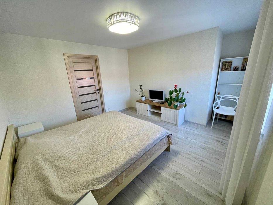 Продаж чудової дворівневої квартири! Виставка