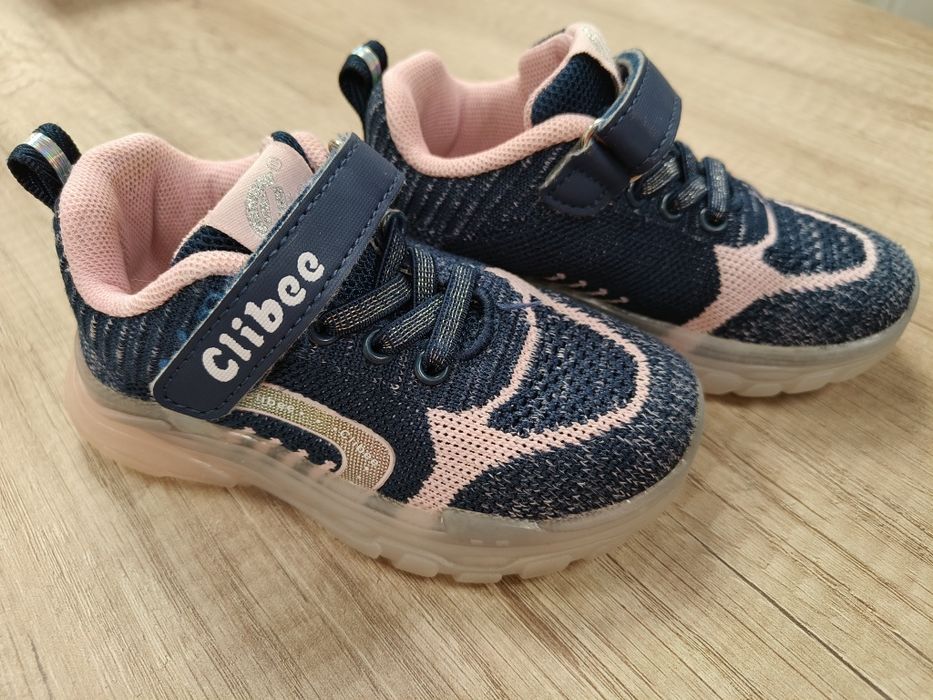 Adidasy dziewczęce 25