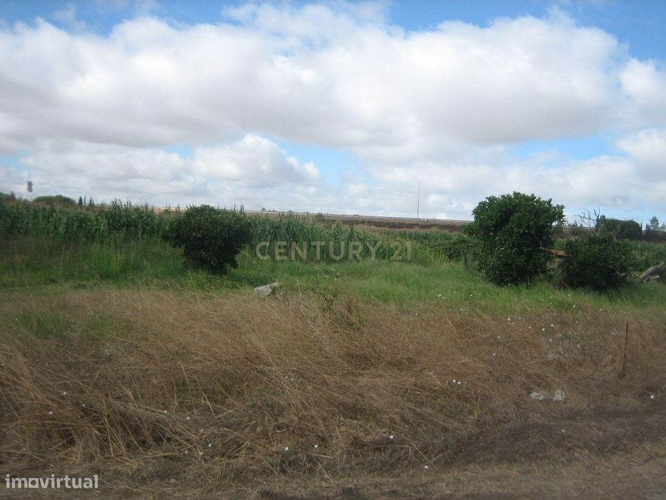 Terreno agrícola com 76.270m2