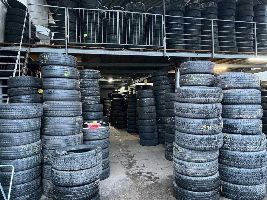 Шини R 16 в гарному стані