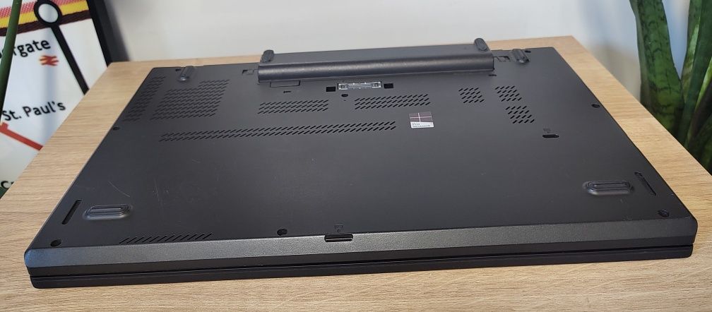 Lenovo ThinkPad T550 i7/ FHD 15,6/ nowy SSD 256GB/16GB RAM/2bat. IDEAL