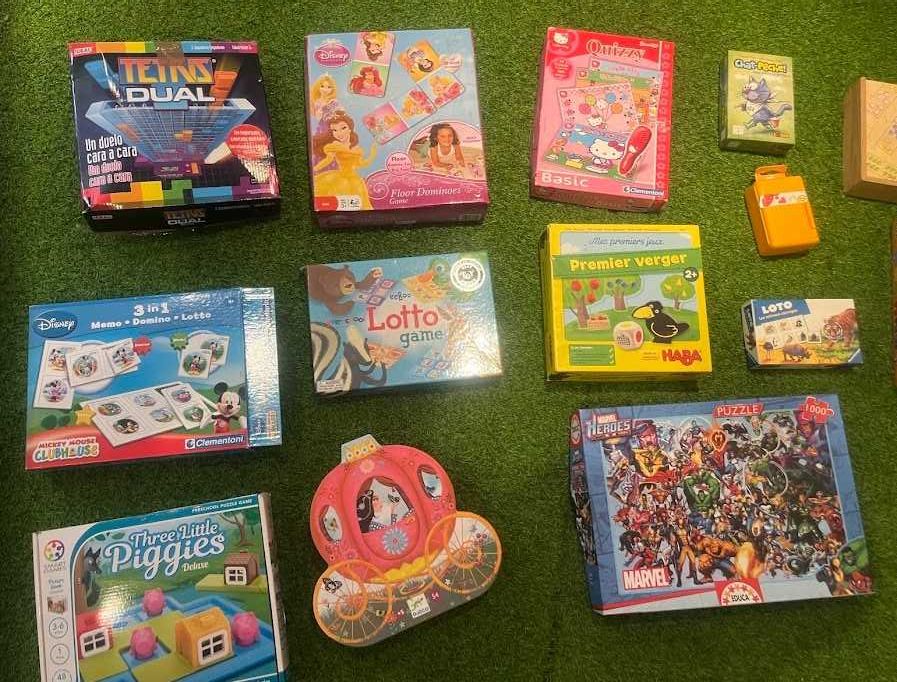 Lote de jogos de sociedade, puzzles e educativos