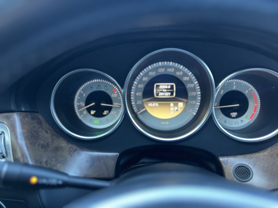 Mercedes-Benz CLS-Class целый не мотанный