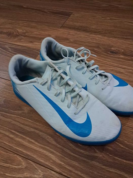 Buty do gry w piłkę na hali,halówki 44 Nike