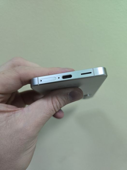 Samsung S24 8/256Gb (SM-S921B/DS) Гарантія