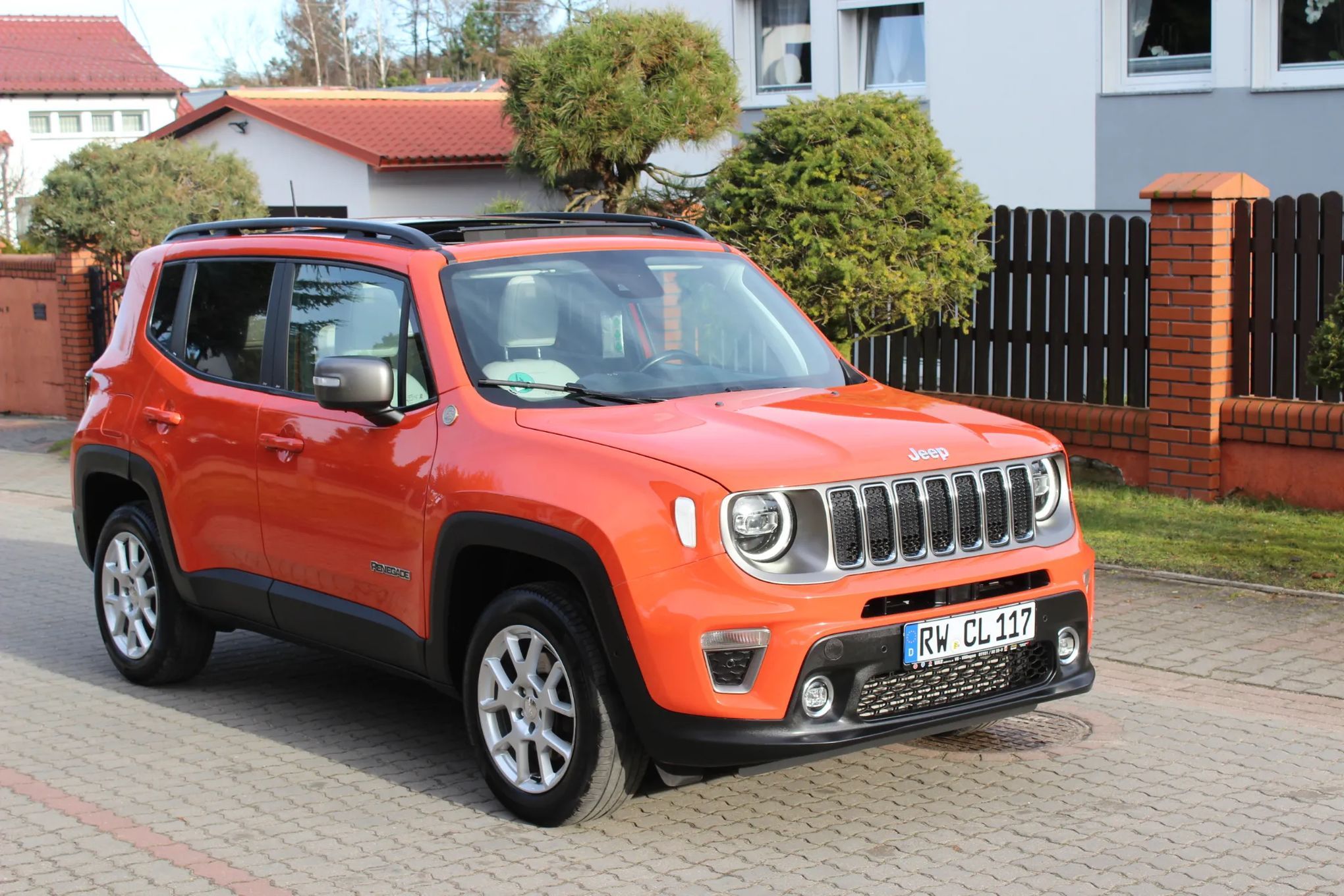 Jeep Renegade Panorama FULL-FED Radar Kamera Navi Skóry Tempomat 4x4