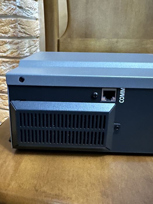 Гібридний інвертор із зарядним пристроєм Pow-HWM 1.5 kW- 12V