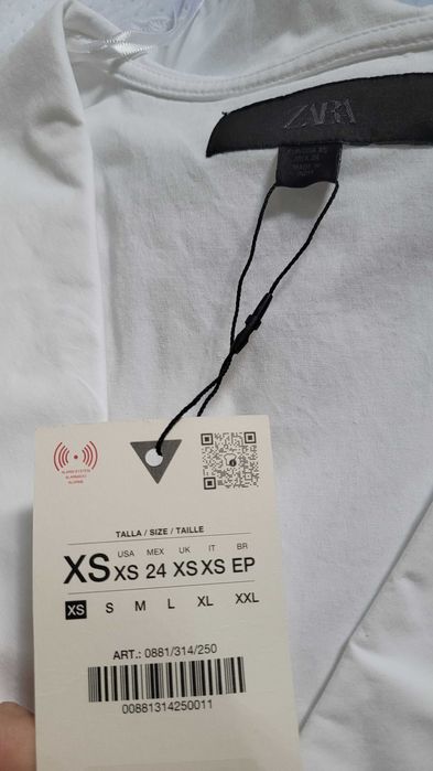 Krótka biała sukienka Zara XS 34 nowa bufiaste rękawy kołnierzyk bebe