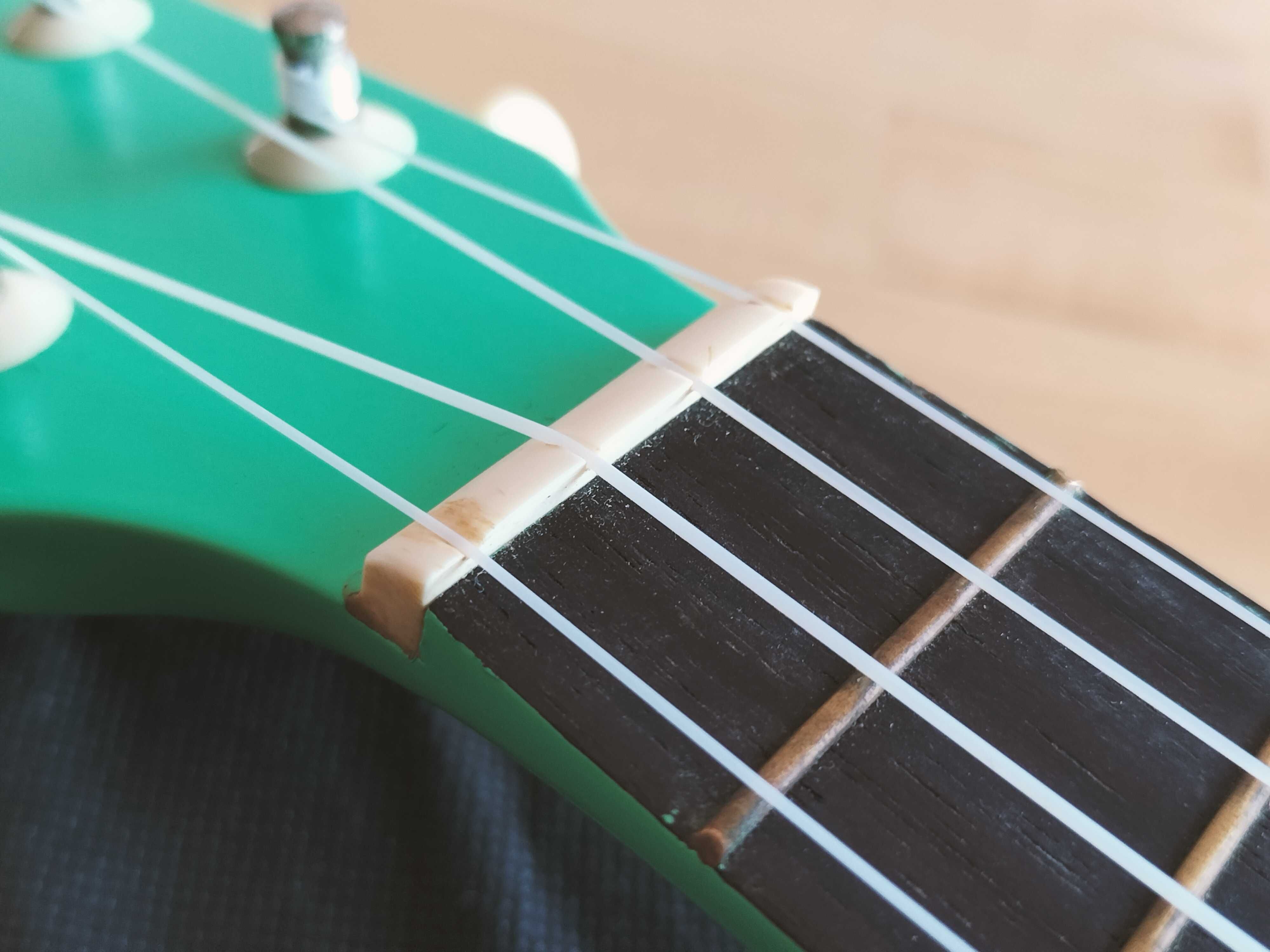 Ukulele Makala Shark - Surf Green Soprano (MK-SS/GRN)
