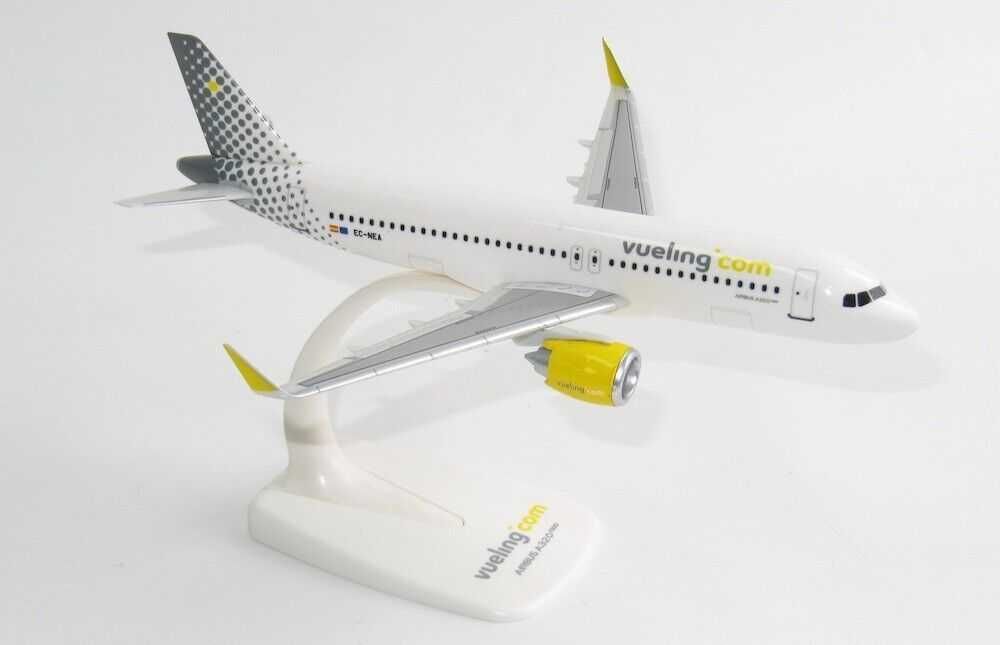 Avião de coleção .- VUELING Airbus 320