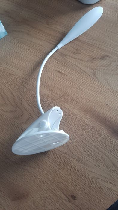* lampa LED na biurko stol na USB tanio** model D12  * biala.